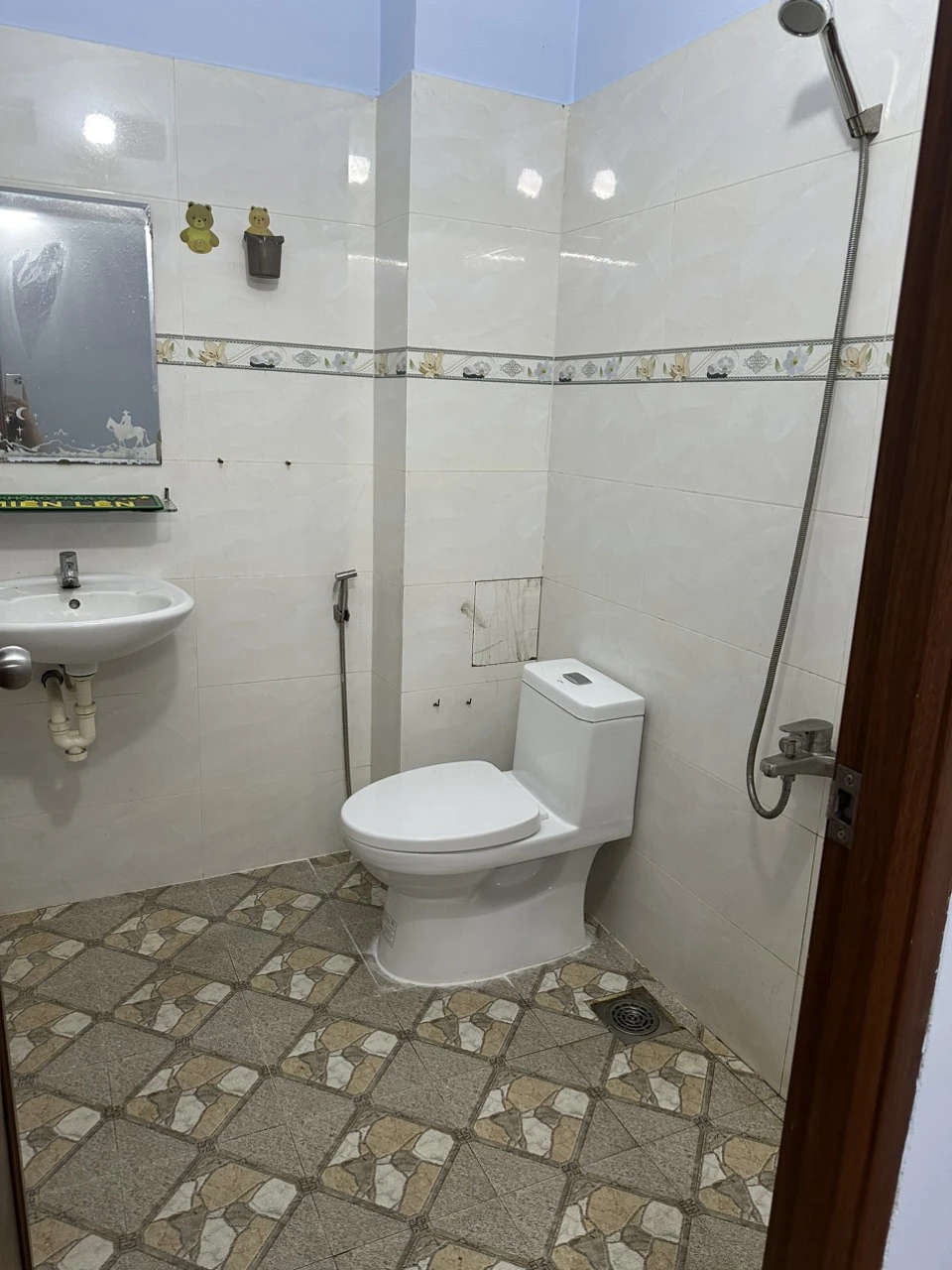 BÁN NHÀ MỚI ĐƯỜNG ĐỘC LẬP – 66M2 – 3.5 TẦNG – HẺM THÔNG OTO — ảnh 3
