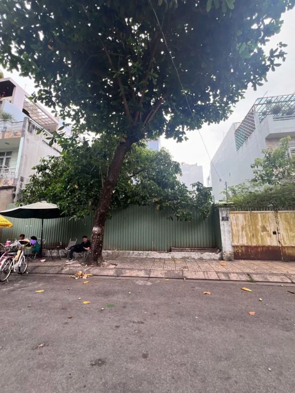 Khuôn đất hiếm MT đường 16m LÊ LÂM. 16X19M.