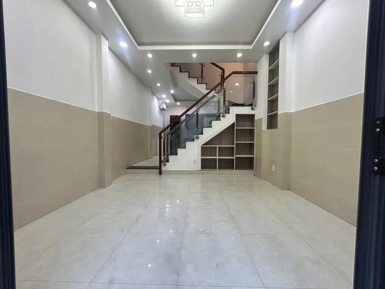 NHÀ ĐẸP Lê Lư – 4x10m – 2 LẦU + ST – — ảnh 1
