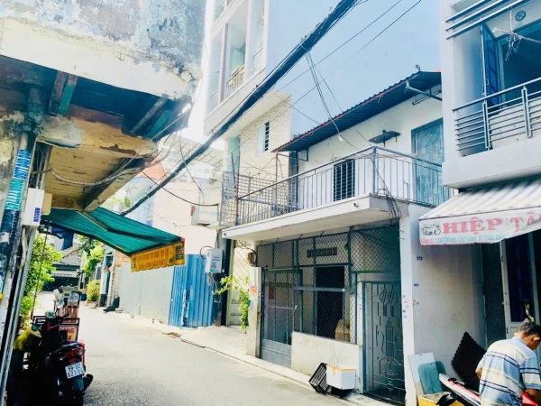 Bán nhà HXH thông đường Thạch Lam, DT: 5,1x17m, Thu nhập 11tr/tháng.
