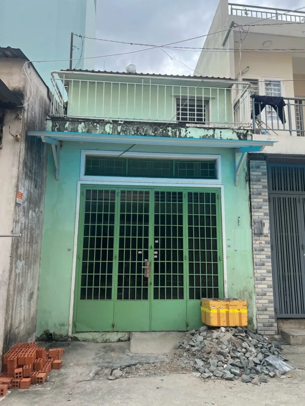 HXH ngay trường THPT Tân Bình, DT: 4x14m (nở hậu 4.4m) lửng