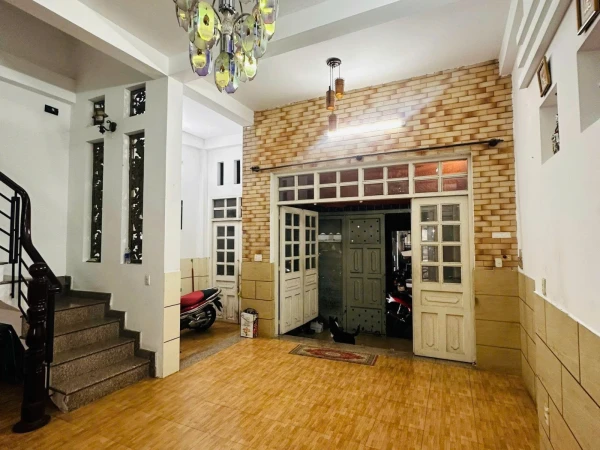 Nhà HXH đường Gò Dầu, DT: 6x12m ( 2 Lầu) - Ngay ngã tư Tân Quý.