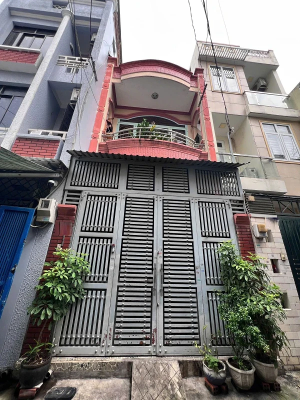 Bán nhà đường Nguyễn Sơn, DT: 3.8m x 15.3m - 2 Lầu đúc kiên cố - Ngay khu sầm uất.