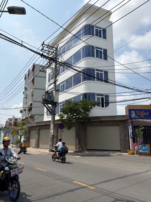 Bán nhà góc 2 mặt tiền Mã Lò