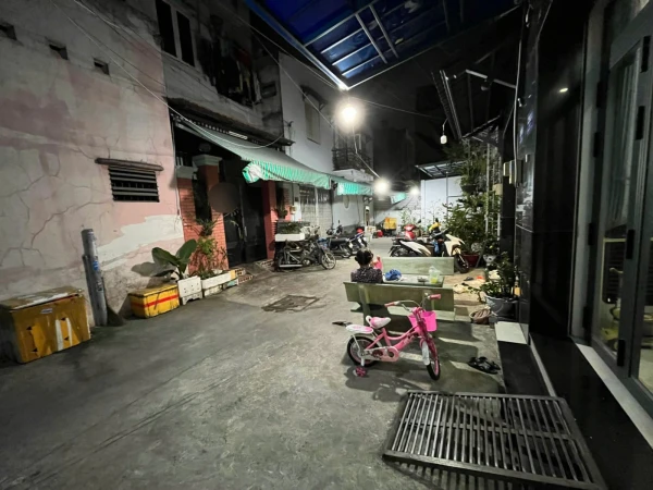 Bán đất tặng nhà hẻm 6m đường Nguyễn Sơn Q.Tân Phú 40m2 đúc 1 lầu