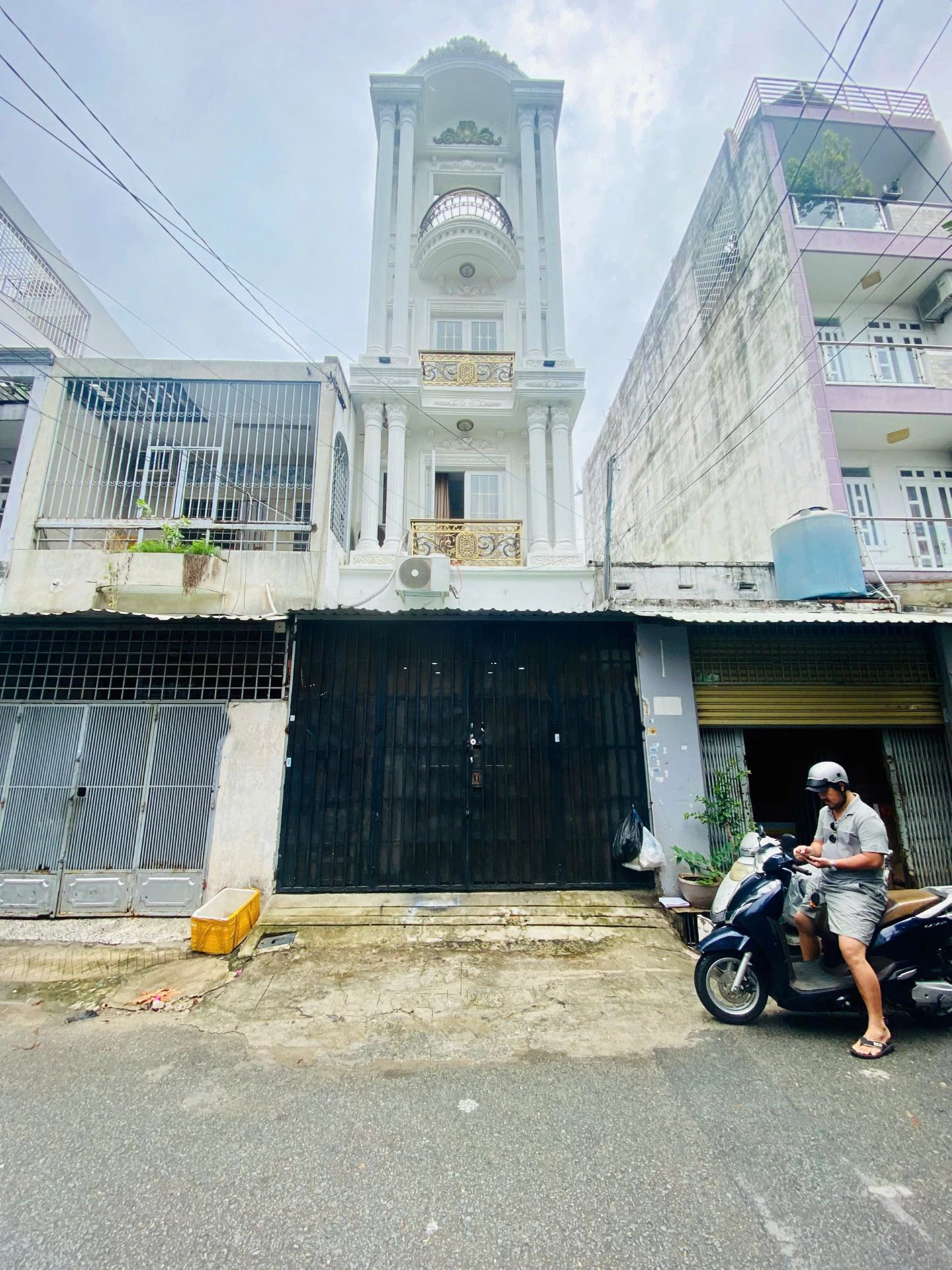 NHÀ ĐẸP HẺM CẦU XÉO, TÂN SƠN NHÌ, 4X18M – PHONG CÁCH CHÂU ÂU - 3.5 TẤM – 4PN — ảnh 1