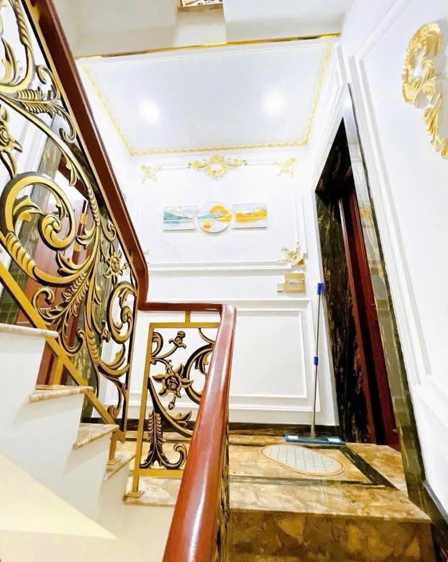 Nhà hẻm 8m thông P. Tân Sơn Nhì, DT: 4x15m, 3 lầu. Ngay công viên, cách AEON 500m. — ảnh 4