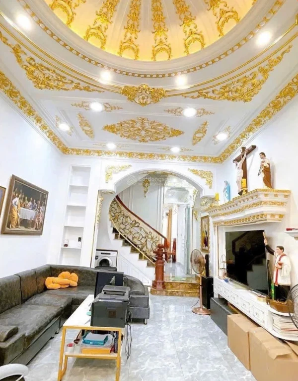 Nhà hẻm 8m thông P. Tân Sơn Nhì, DT: 4x15m, 3 lầu. Ngay công viên, cách AEON 500m.