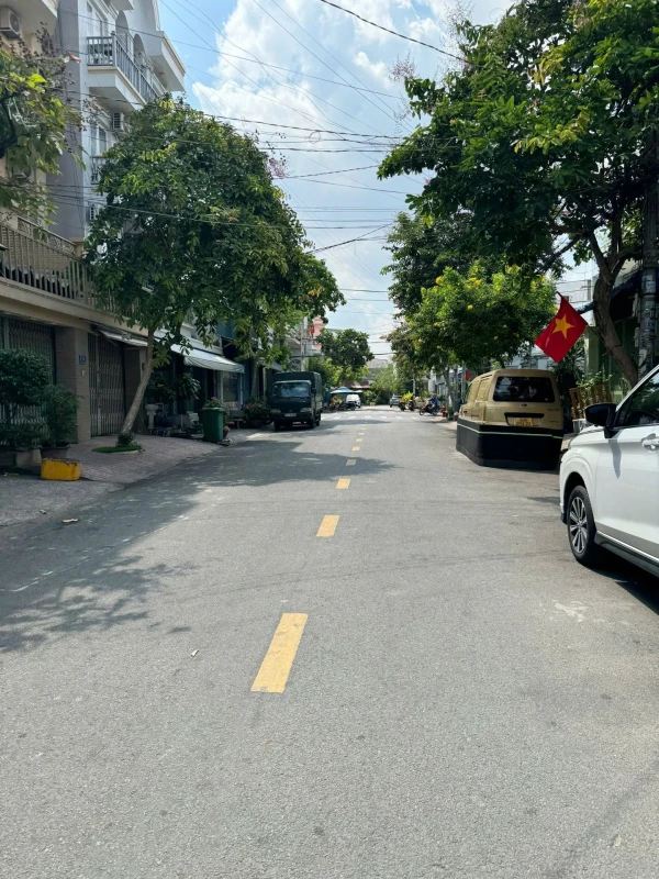 Mặt tiên Đường Đỗ Bí ( 4x18,3m), Nhà cấp 4.,Đường 14m thông