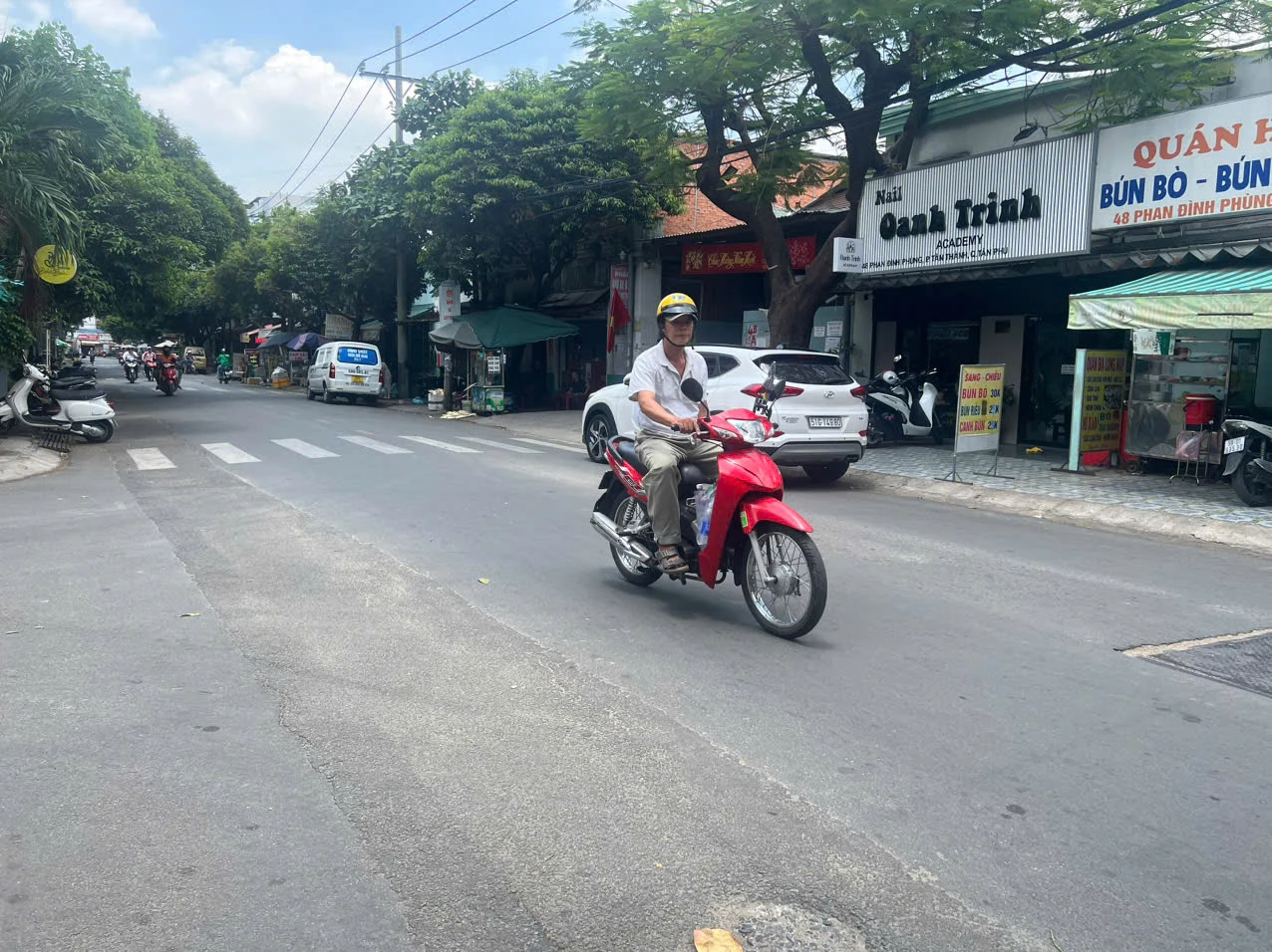 Bán nhà mặt tiền Phan Đình Phùng ( 4x14m) 2 lầu,sân thượng. vị trí đẹp gần Vườn Lài — ảnh 2