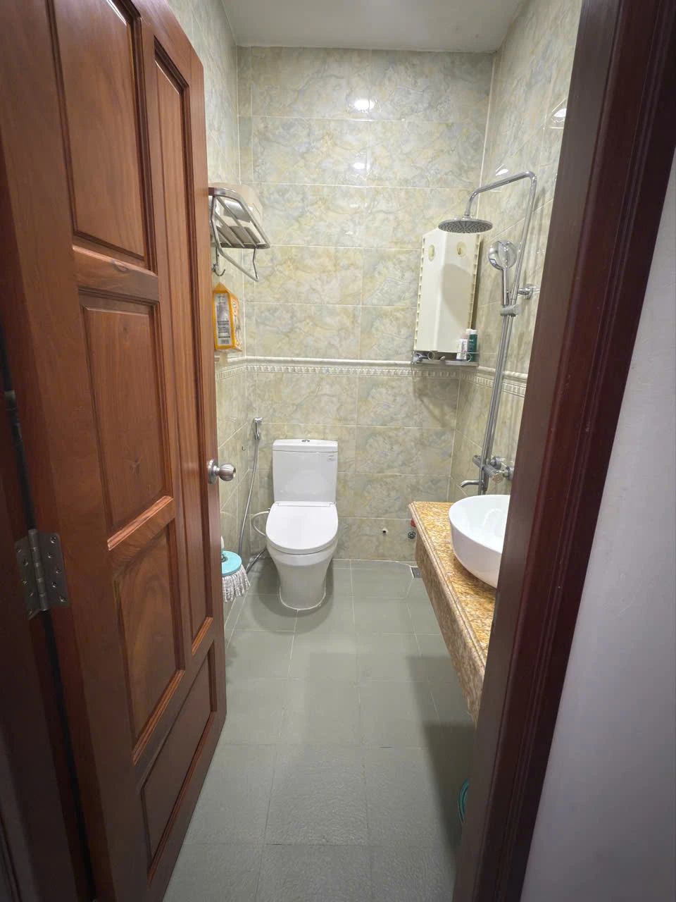NHÀ ĐẸP - MT QUÁCH ĐÌNH BẢO ( 4,69X19M) 6 TẤM, THANG MÁY — ảnh 2