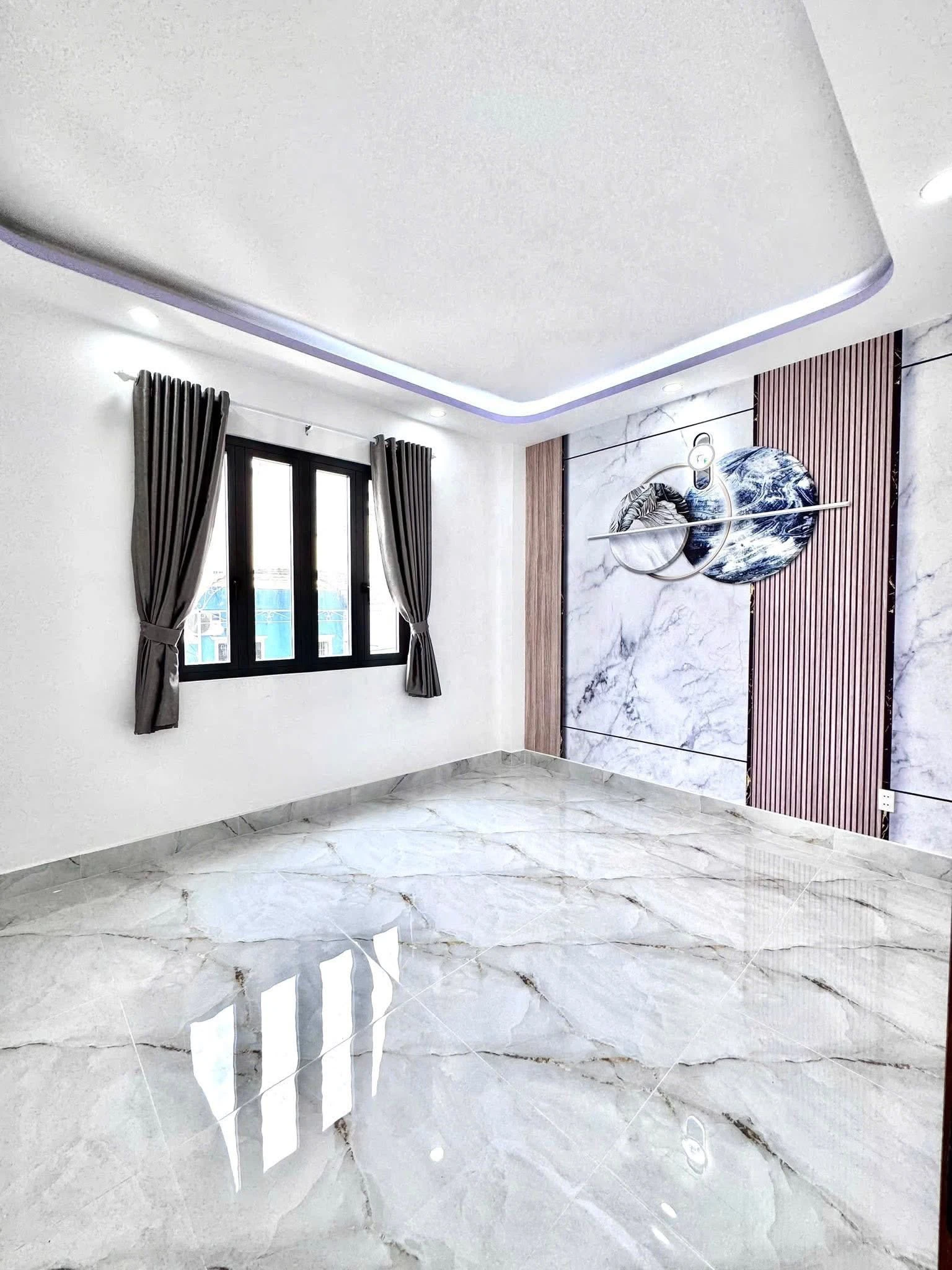 BÁN NHÀ XÂY MỚI ĐÚC 3 TẤM HẺM XE HƠI CHIẾN LƯỢC THÔNG RA MÃ LÒ — ảnh 3