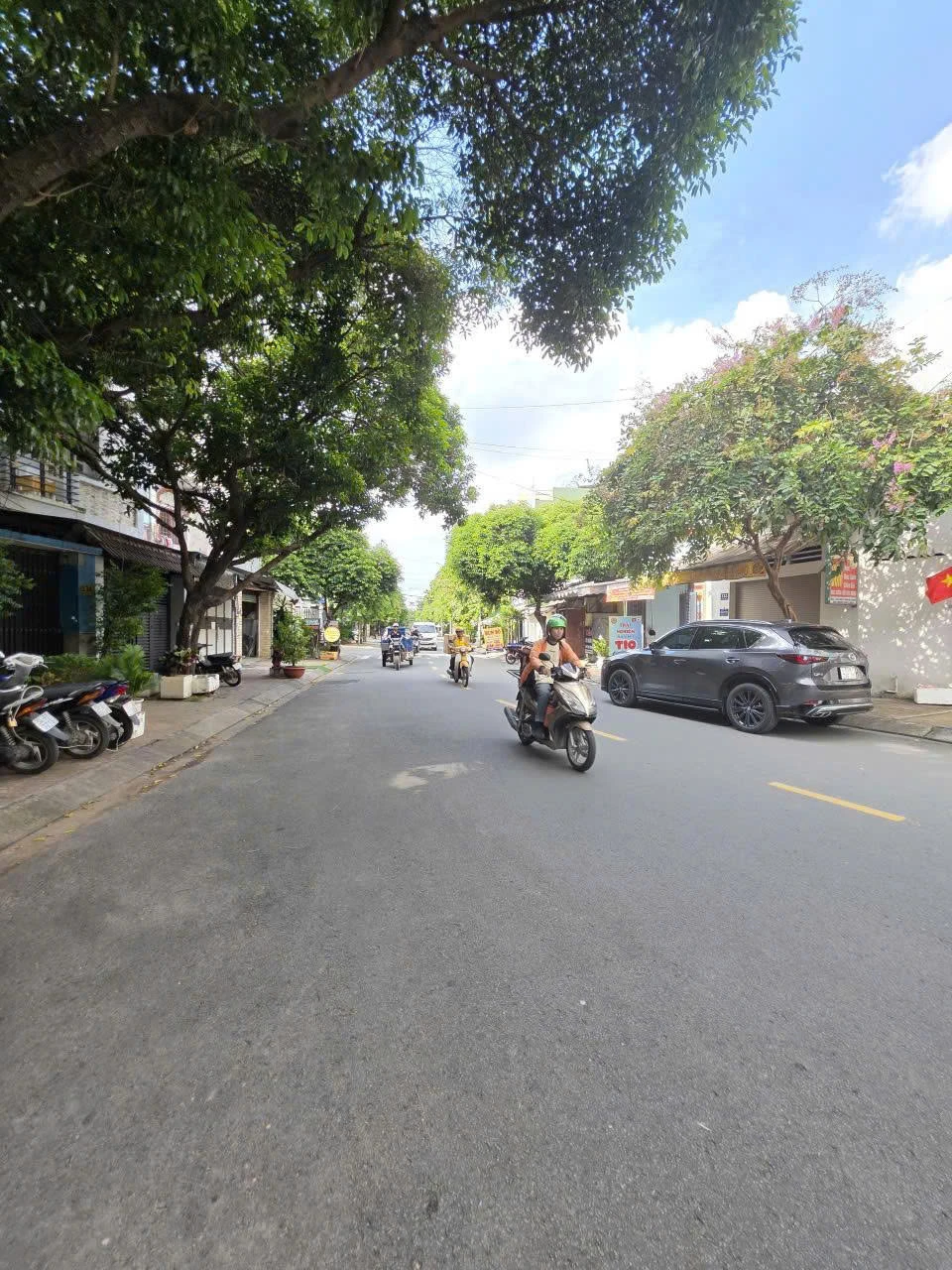 Bán nhà Măt Tiền P. Tân Sơn Nhì kinh doanh sầm uất, DT: 4x17m - Lửng. — ảnh 1