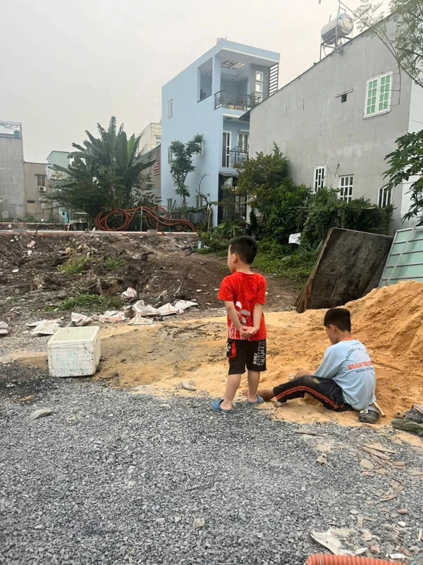 131 Kênh 26/3 Phường Bình Hưng Hoà, Quận Bình Tân. 5mx10m - 3 Lầu - đến