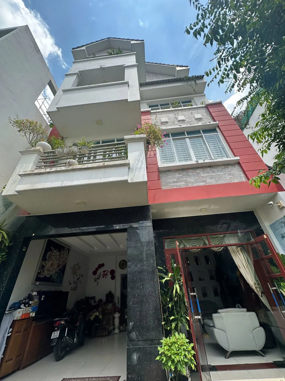 SIÊU BIỆT THỰ KHU TÂN HƯƠNG(8X21.6) 4 TẤM NỘI THẤT CAO CẤP — ảnh 3