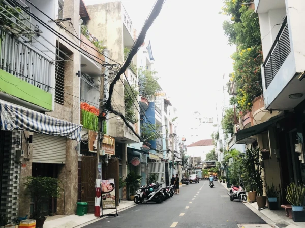 BÁN NHÀ HẼM 710 LUỸ BÁN BÍCH ( 4X14,7M) 2 LẦU,SÂN THƯỢNG,HẼM NHỰA 8M THÔNG