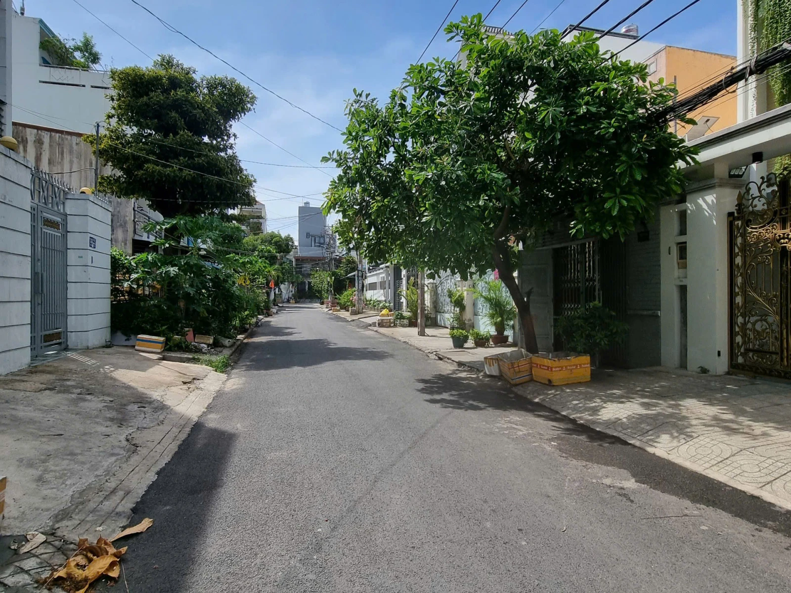 Nhà đường oto thông 10m ngay chợ vải phú thọ hòa Q.Tân Phú, cấp 4 ngang 4,7mx20m — ảnh 2