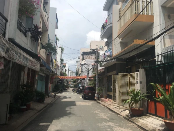 Bán nhà hẻm 127 Lê thúc hoạch ( 4,2x20m) 1 lửng.