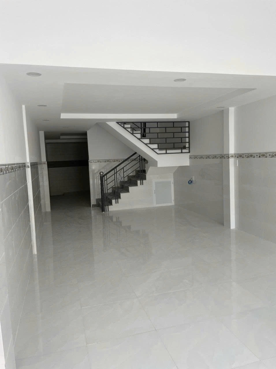 bán nhà MT Thạch Lam quận Tân Phú(4x18m vuông lửng lầu 2 PN mới tiện vào ở,Kd) — ảnh 1