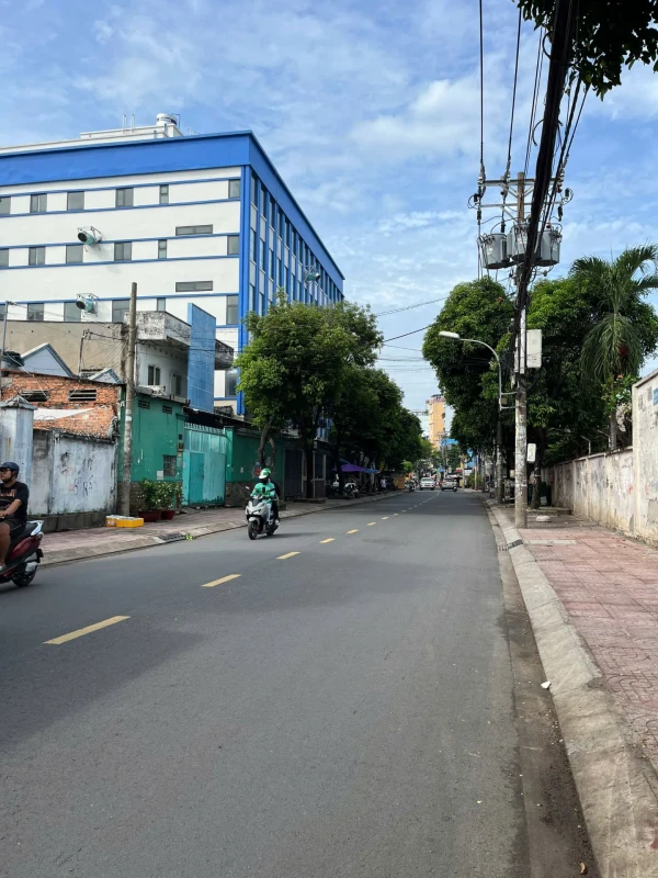 bán nhà MTKD Cầu Xéo phường Tân Sơn Nhì(4x16,5m cấp 4 tiện xây mới) còn TL