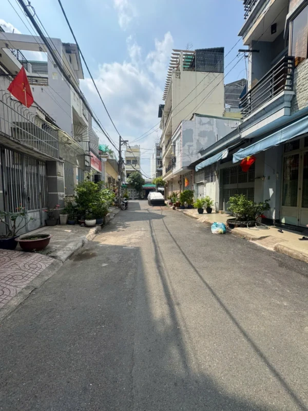 bán nhà hẻm nhựa 8m Phường Tân Sơn Nhì gần Lũy Bán Bích - Bàu Cát(4x19m 2 lầu st có thang máy) 11.6