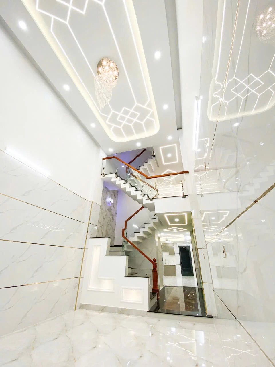 BÁN NHÀ ĐẸP 5 TẤM 639 HƯƠNG LỘ 2, BTĐ A – 4x20m, CÓ THANG MÁY — ảnh 2