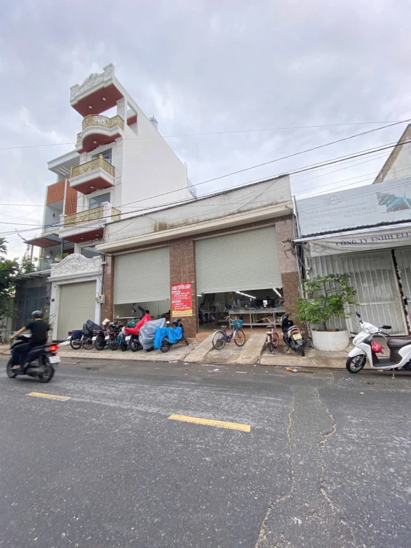 HẺM XE HƠI 10M THÔNG BÁN NHÀ CẤP 4– LÊ VĂN QUỚI, BTĐA – DT 10x21m