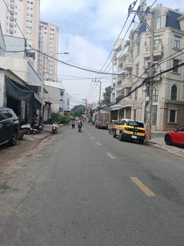 BÁN ĐẤT TẶNG NHÀ CẤP 4 MẶT TIỀN ĐƯỜNG LÊ QUÁT - TÂN THỚI HÒA - TÂN PHÚ