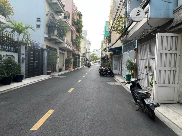 Bán nhà 3 tầng – 1 xẹc Lũy Bán Bích, Tân Phú, 4x15m, hướng Đông, hẻm 8m thông