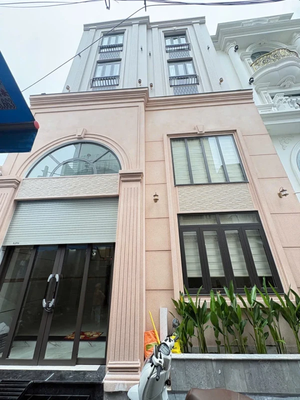 BÁN NHÀ 4 LẦU HẺM GẦN 5M HƯƠNG LỘ 2 – BTĐA – TẶNG FULL NỘI THẤT –! • DT: 8 × 8M