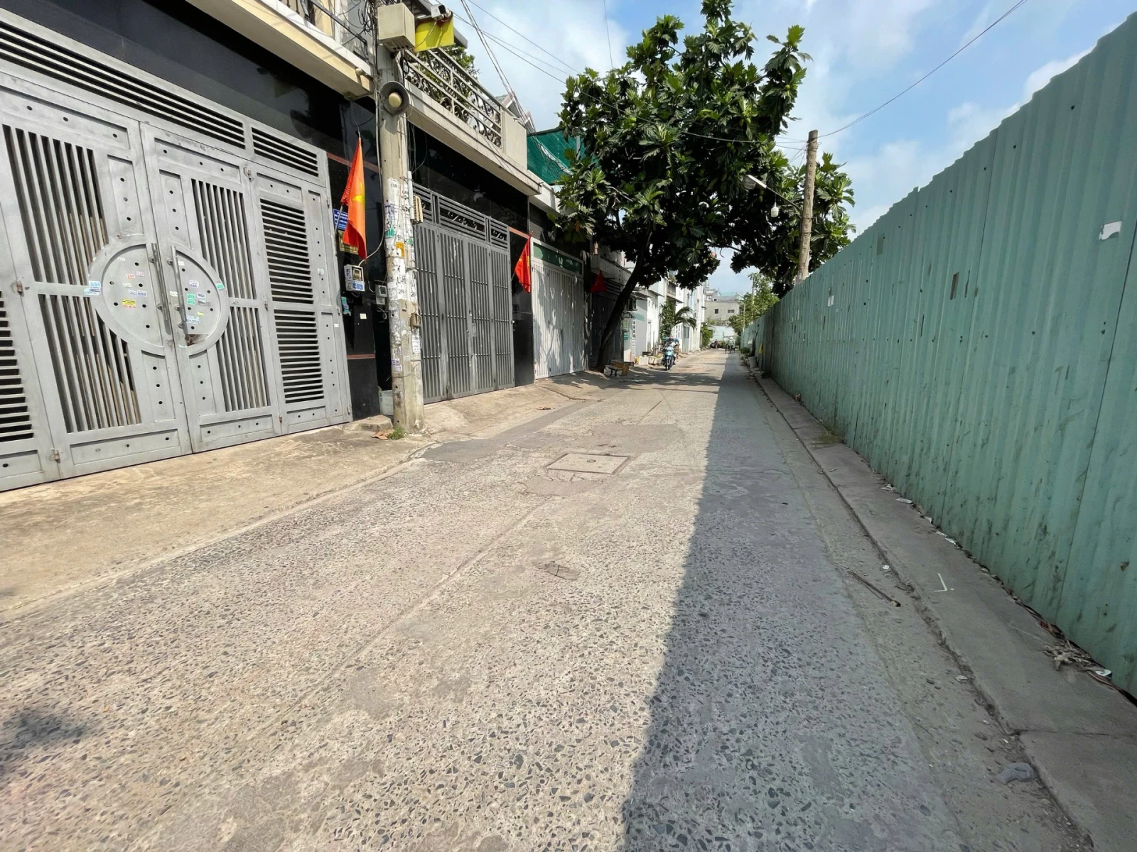 CĂN NHÀ 3 TẦNG HẺM NHỰA 6M THÔNG – HƯƠNG LỘ 2, BÌNH TÂN • Diện tích: 4.4 × 22.5m (≈ 99m² ) — ảnh 3