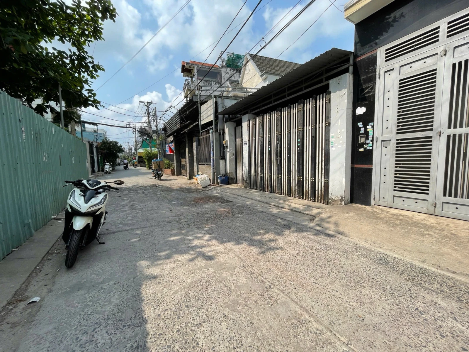 CĂN NHÀ 3 TẦNG HẺM NHỰA 6M THÔNG – HƯƠNG LỘ 2, BÌNH TÂN • Diện tích: 4.4 × 22.5m (≈ 99m² ) — ảnh 4