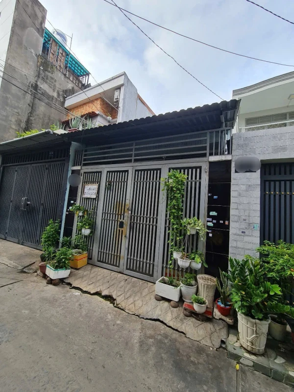 BÁN NHÀ HẺM 5M THÔNG – ĐƯỜNG SỐ 12, BÌNH HƯNG HÒA A, BÌNH TÂN • Diện tích: 4x20m (TDT: 80m2)