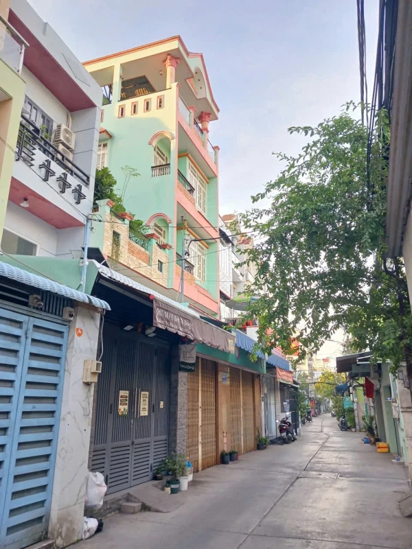 BÁN NHÀ 1 LẦU – HẺM 363 BÌNH TRỊ ĐÔNG – BÌNH TÂN • Diện tích: 4 x 13m • Kết cấu: 1 trệt + 1 lầu