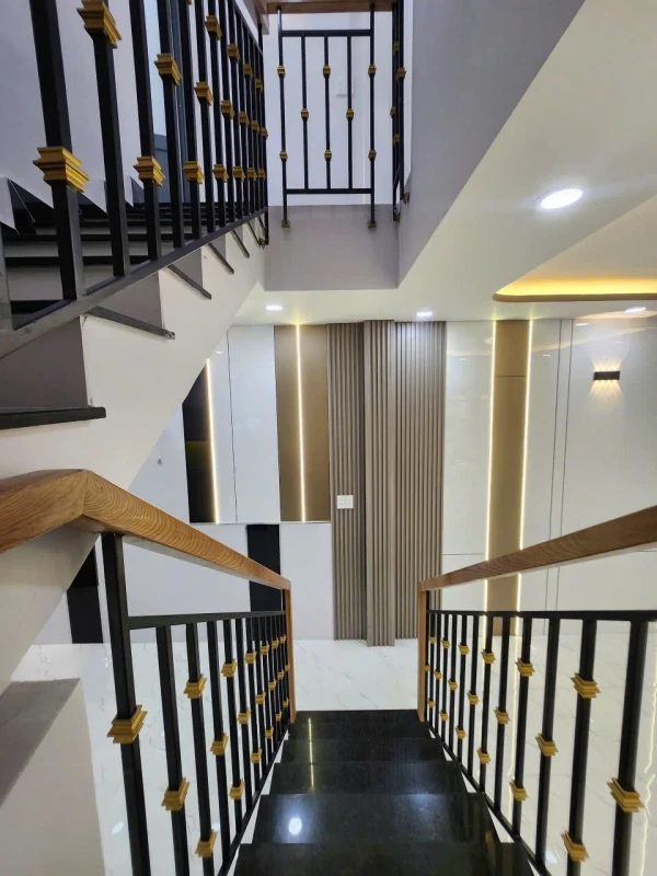 Nhà đẹp _ có thang máy Giá Tốt đường Gò Dầu P Tân Sơn Nhì Dt 4mx13m 3,5 tấm