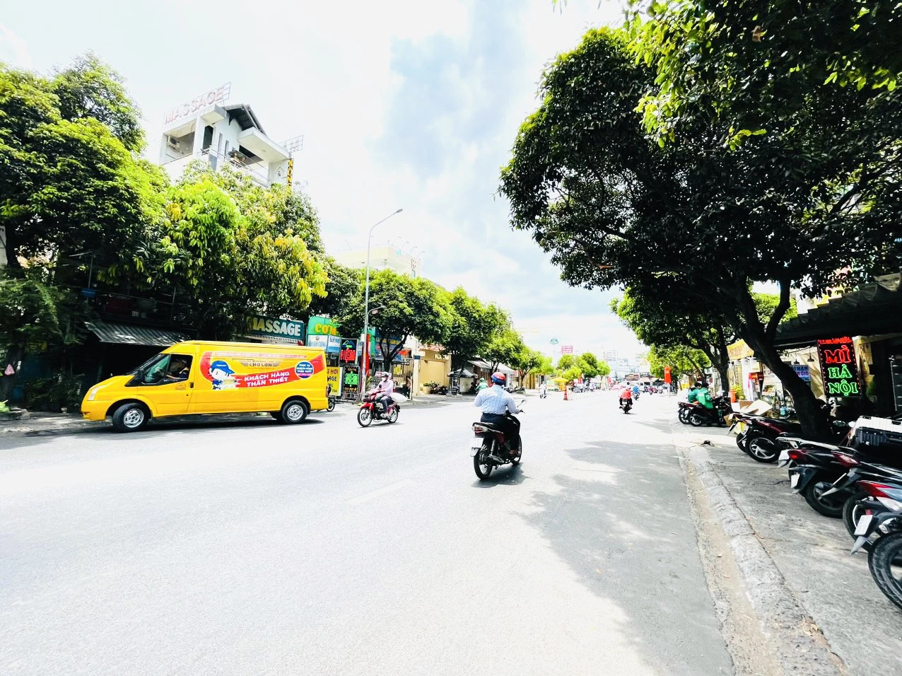 Bán nhà MT đường Nguyễn Sơn (8x20m vuông) nhà 1 lầu, đang cho ngân hàng thuê 70tr/tháng — ảnh 1