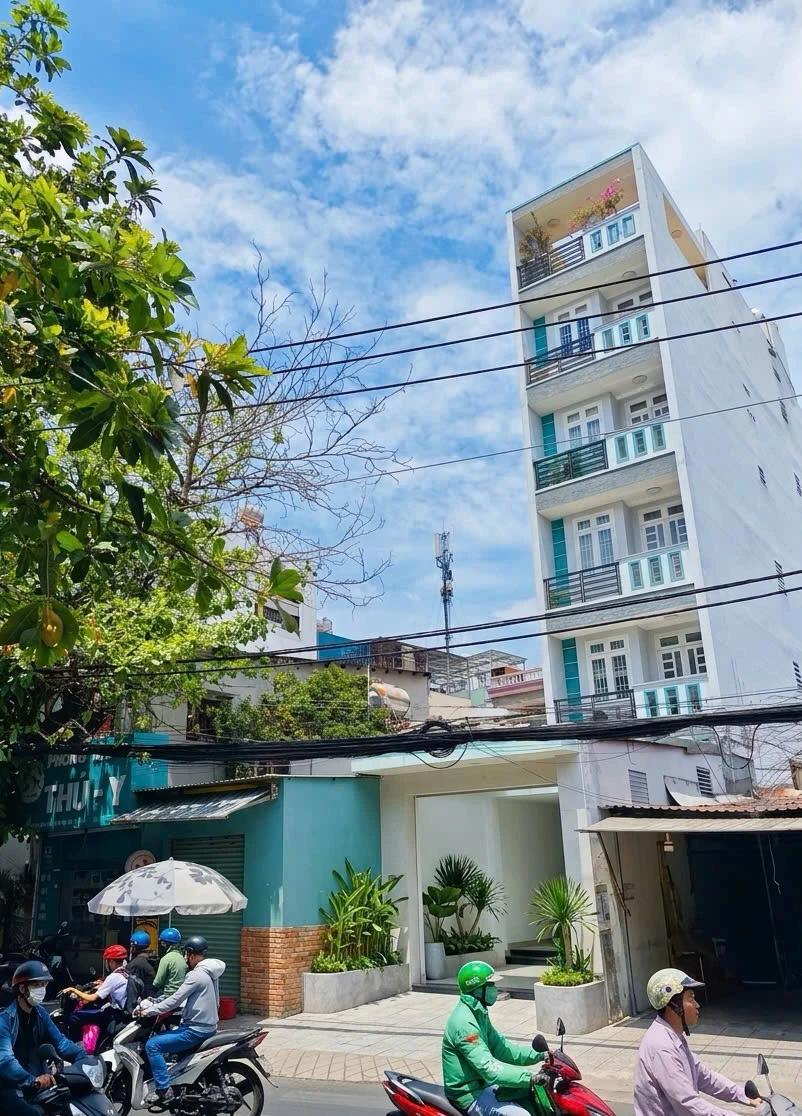 GIẢM -NHÀ 6 TẦNG THANG MÁY DT: 4,2x35M - MẶT TIỀN ĐƯỜNG TÂN KỲ TÂN QUÝ NỔI TIẾNG CÁ LÓC NƯỚNG — ảnh 1