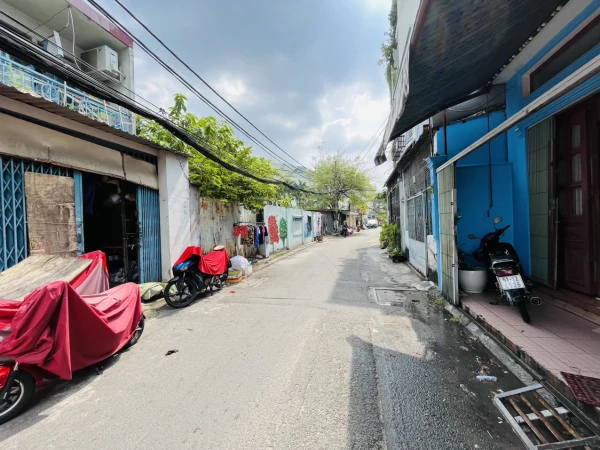 Nguyễn Văn Săng. P Tân Sơn Nhì. Q Tân Phú. Dt 4x18. Nhà 1 lầu.