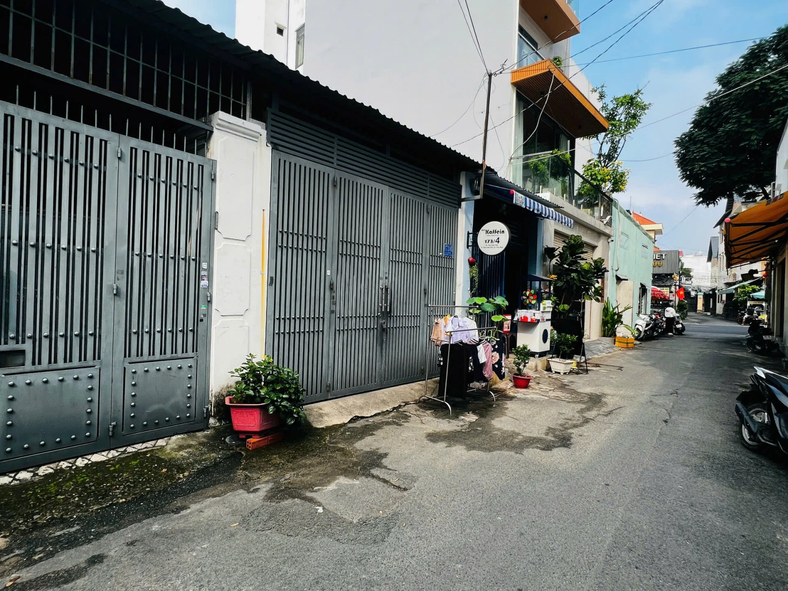 Bán nhà hẻm 8m thông, đường Tân Sơn Nhì, Q.Tân Phú DT: 12x18m, NH 13.6m, TDT ~200m² — ảnh 1