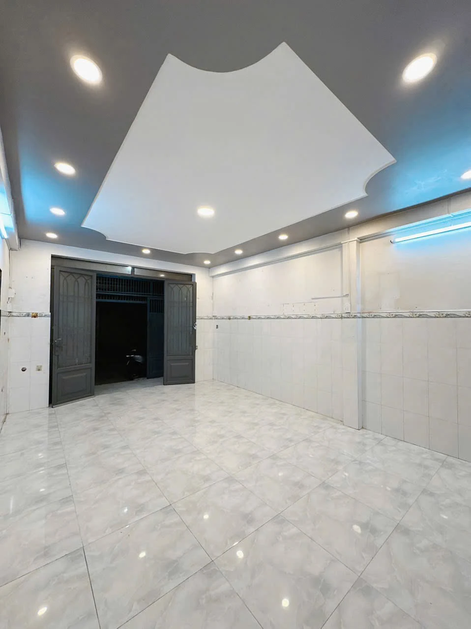 Bán nhà ngang 5m hẻm xe hơi đường số 8 Q.Bình Tân đúc 1 lầu — ảnh 2