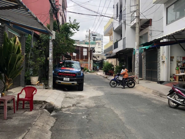 Bán nhà 2 tầng hẻm xe hơi đường Hoà Bình Q.Tân Phú 78m2
