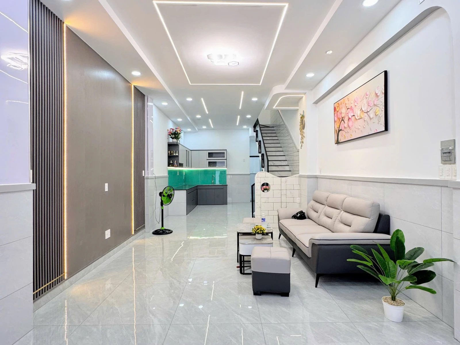 Nhà đẹp 3PN hẻm xe hơi đường số 8 P.BHH Q.Bình Tân 64m2 đúc 1 lầu — ảnh 2