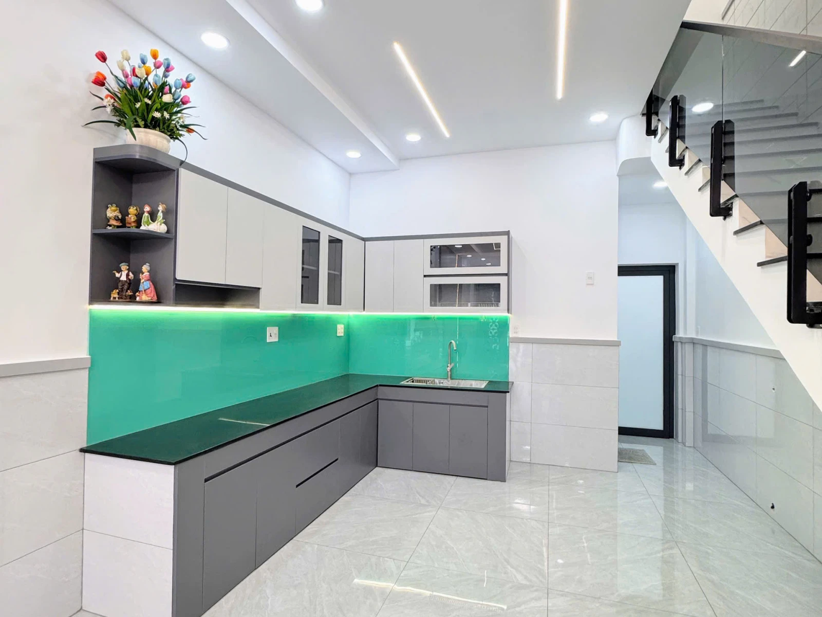 Nhà đẹp 3PN hẻm xe hơi đường số 8 P.BHH Q.Bình Tân 64m2 đúc 1 lầu — ảnh 3