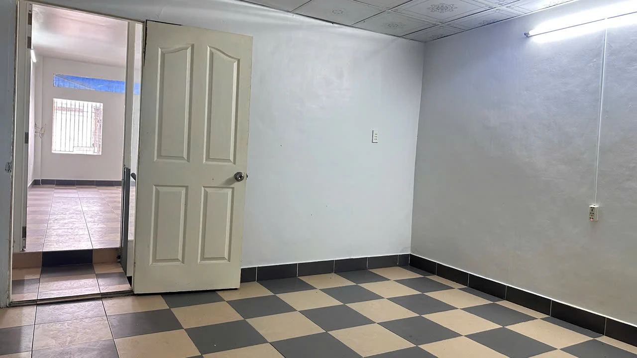 Bán nhà mặt tiền kinh doanh đường Lý Thánh Tông Q.Tân Phú 61m2 đúc 2 tấm — ảnh 4
