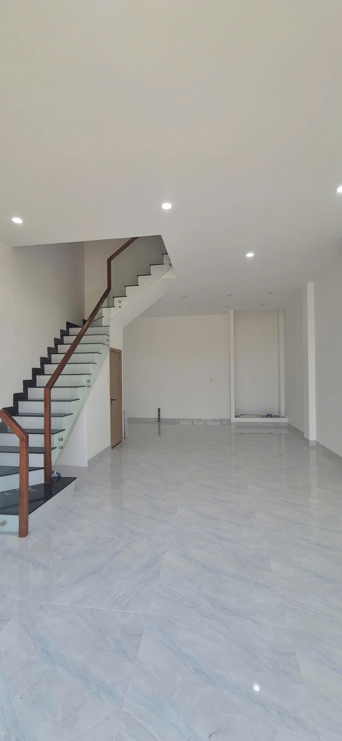 Nhà đẹp ngang 5.2m hẻm xe hơi Kênh 26/3 Q.Bình Tân đúc 3 tấm — ảnh 2