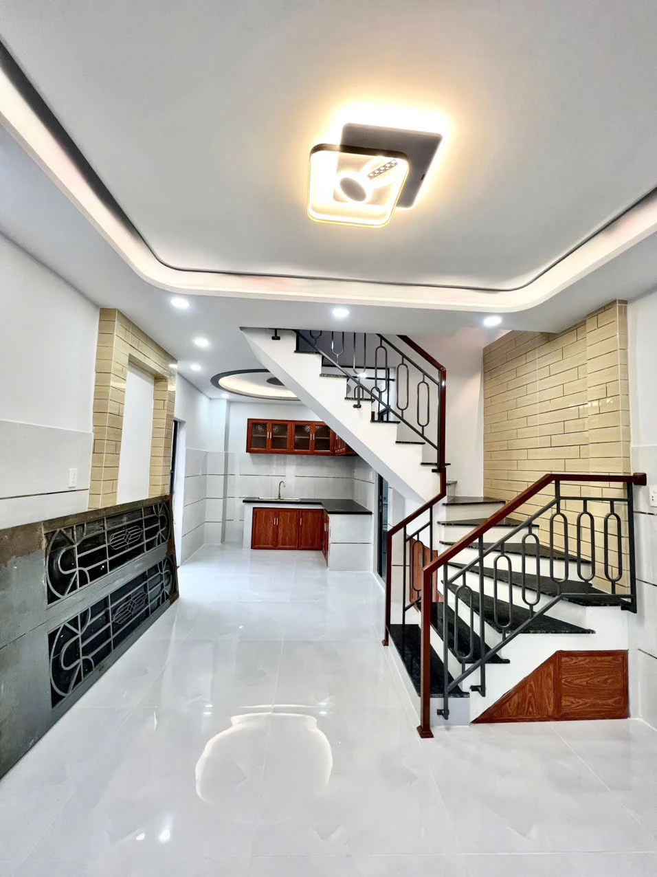 Nhĩnh có nhà đẹp hẻm 499 Hương Lộ 2 Q.Bình Tân 30m2 đúc 1 lầu — ảnh 2