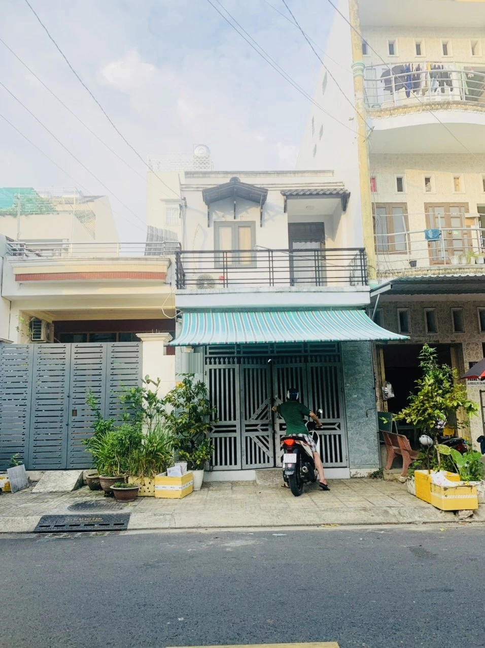 Bán nhà mặt tiền đường Lê Niệm, DT: 4 x 18m, 1 lầu, Liên Hệ Ngay — ảnh 1