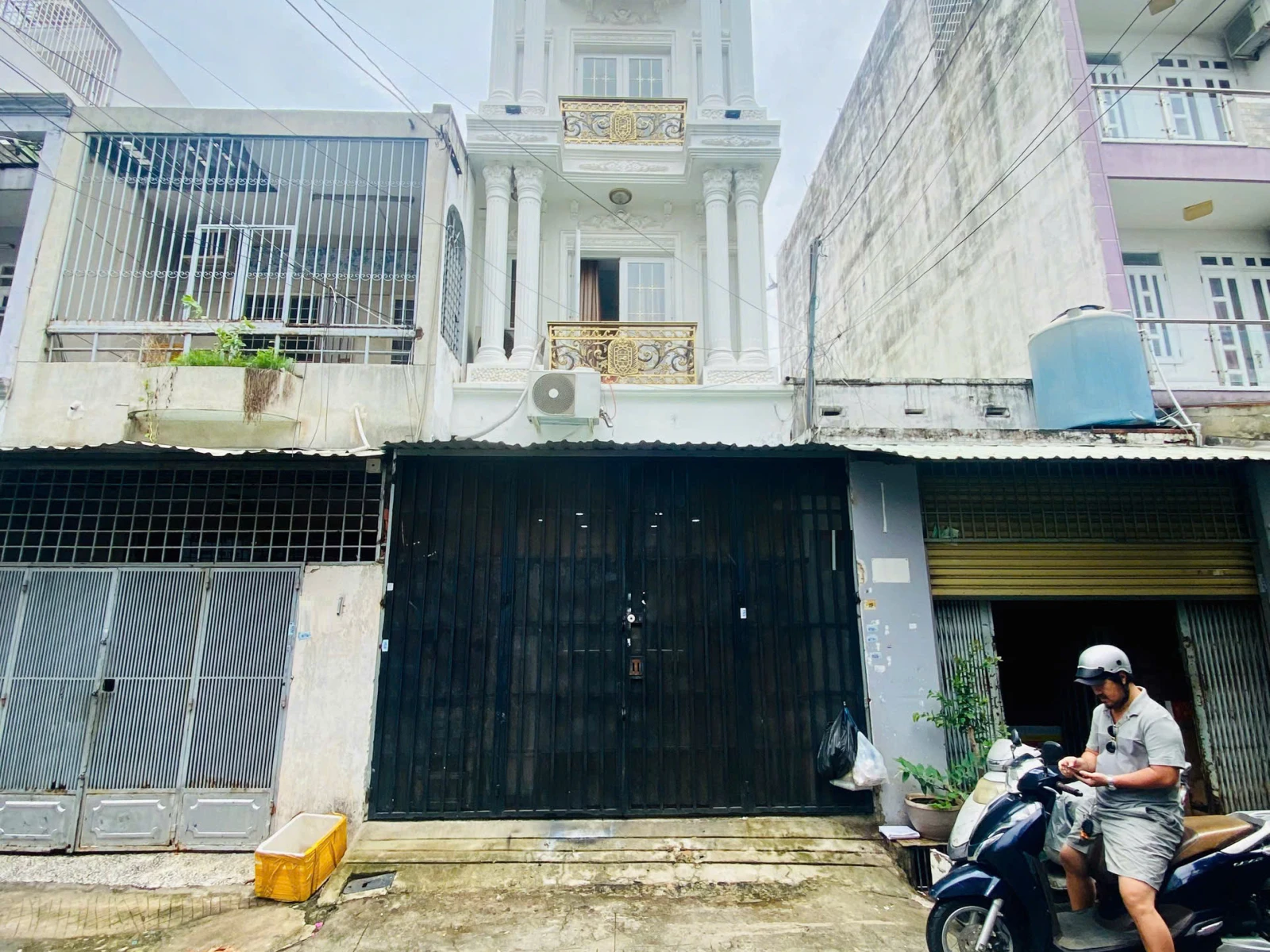 Nhà hẻm 8m thông P. Tân Sơn Nhì, DT: 4x15m, 3 lầu. Ngay công viên, cách Aeon 500m. — ảnh 2