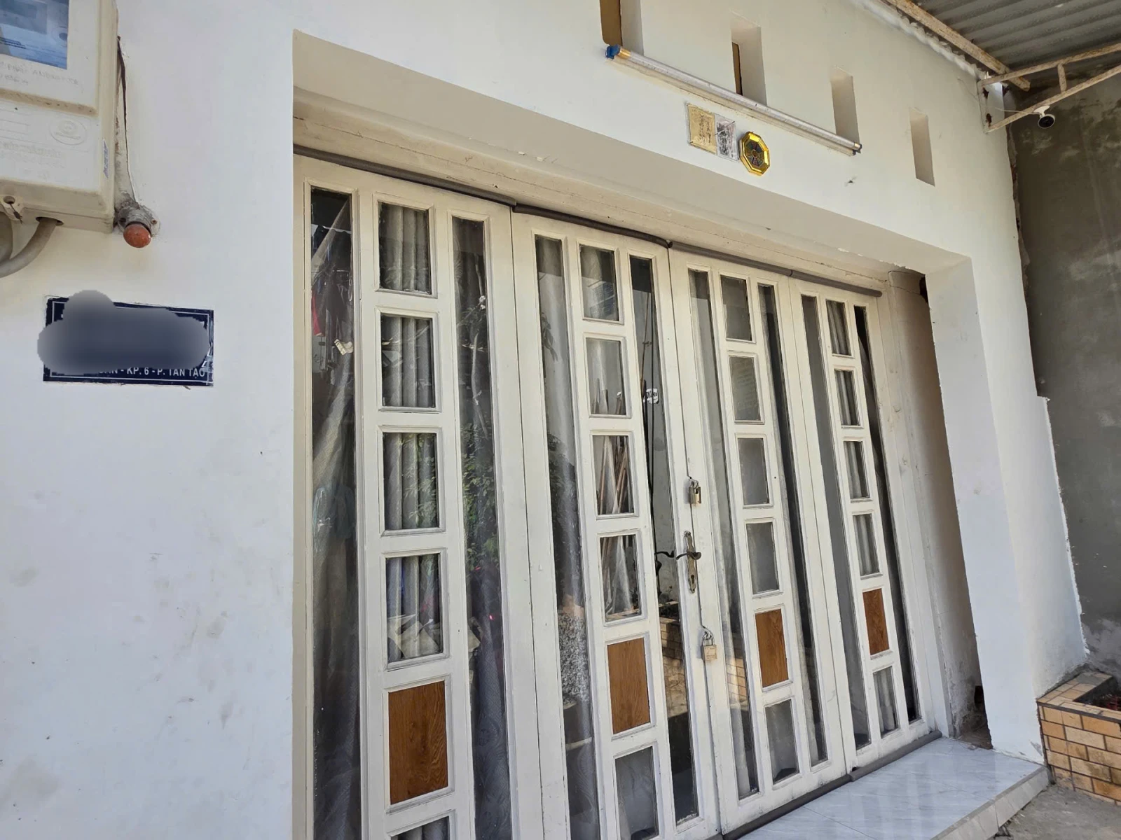 Nhà giá tốt ngang 5.6m đường Lê Đình Cẩn 82m2 cấp 4 — ảnh 1