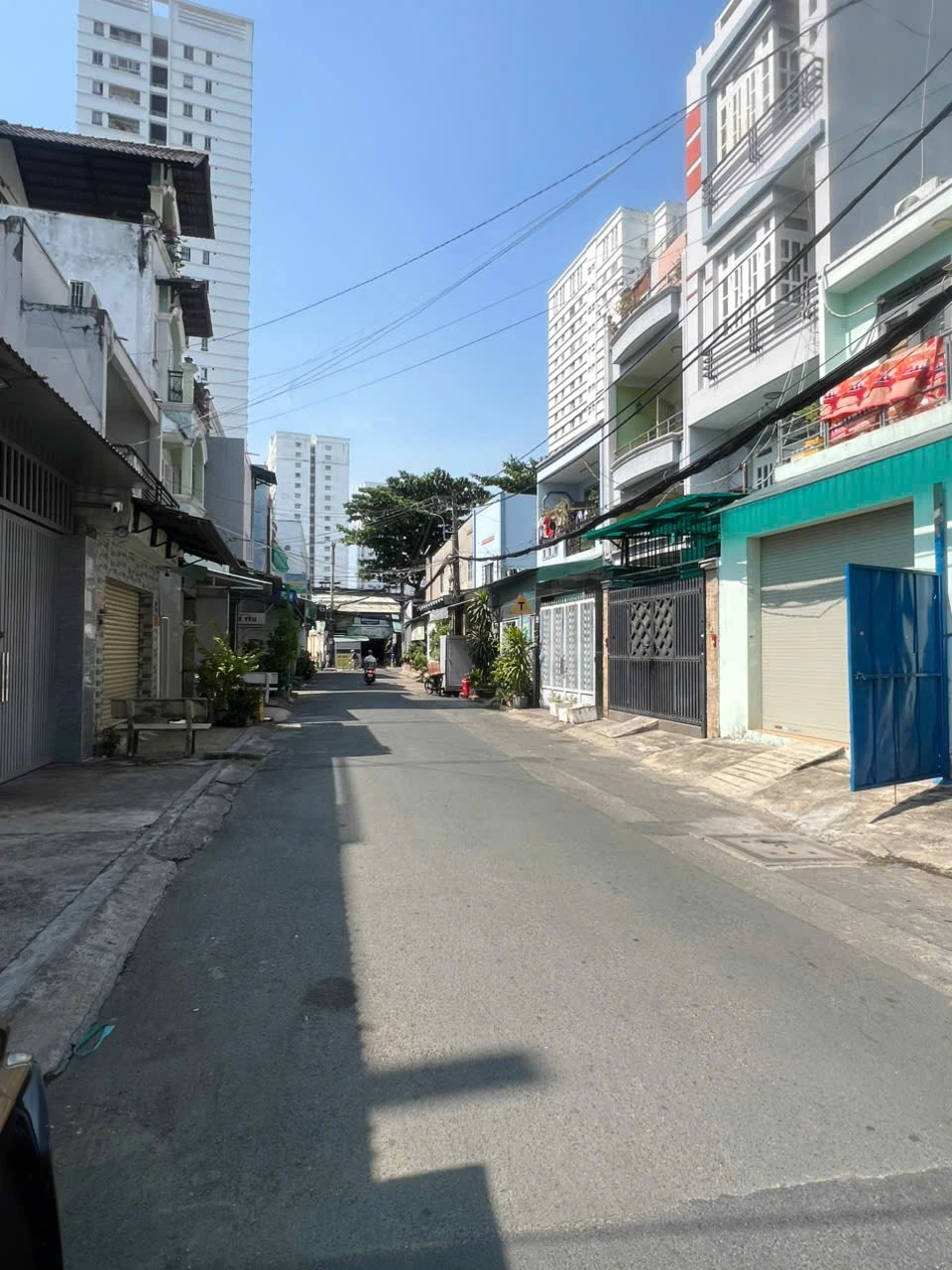 Hẻm VIP 8m thông Tân Sơn Nhì Phường Tân Sơn Nhì Dt 4mx16m 3 tấm — ảnh 1
